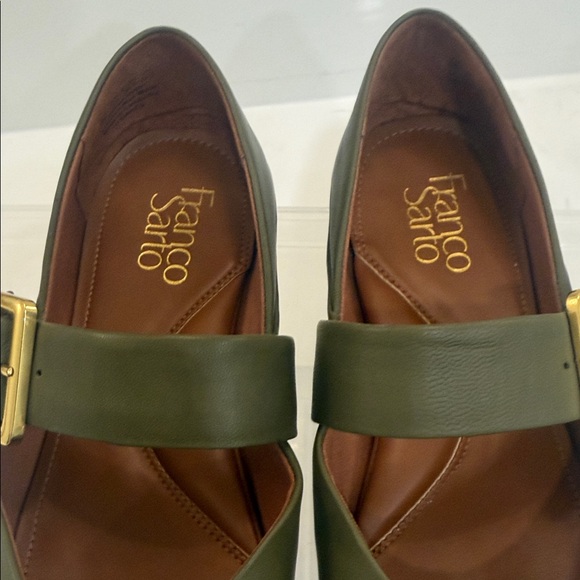 Franco Sarto Olive Green Flats with Gold Buckle - Picture 13 of 16